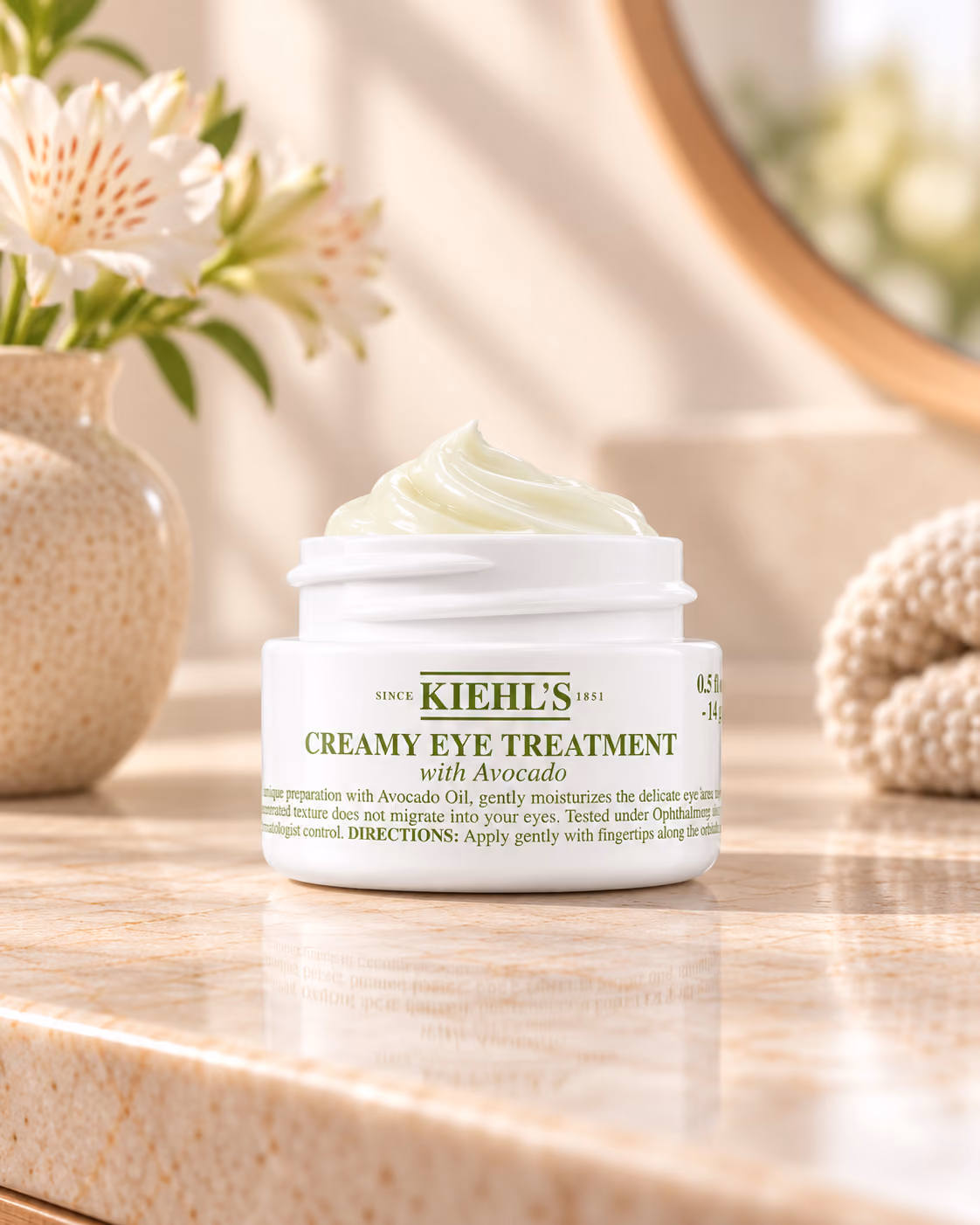 Kiehl’s Avocado Eye Cream, интерьерная фотография упаковки
