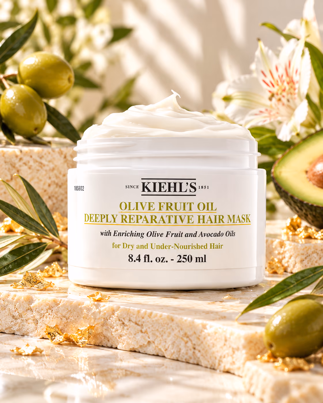 Kiehl’s Olive Fruit Oil Deeply Reparative Hair Mask, интерьерная фотография упаковки